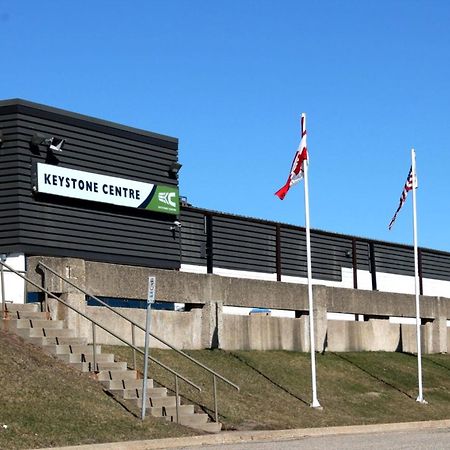 Holiday Inn Express & Suites - Brandon By Ihg Eksteriør billede