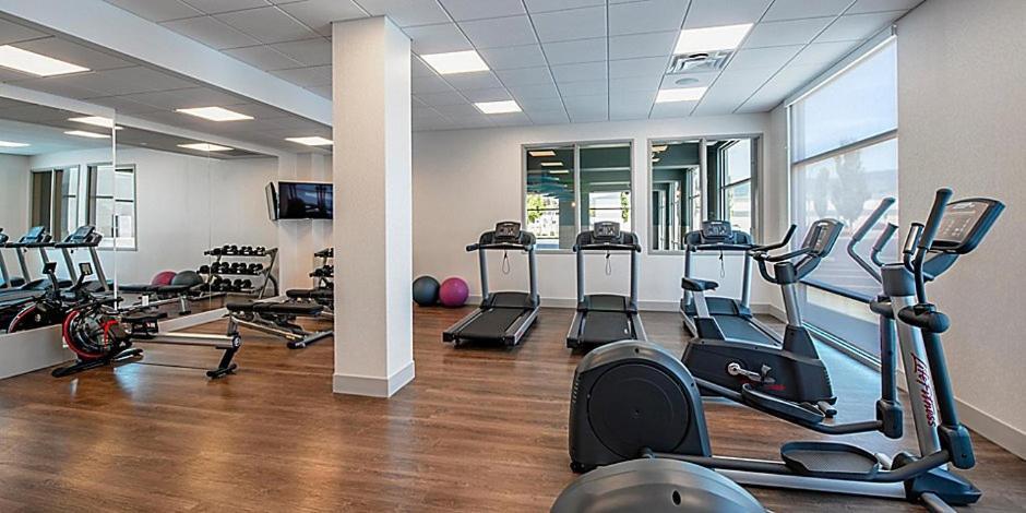 Holiday Inn Express & Suites - Brandon By Ihg Eksteriør billede