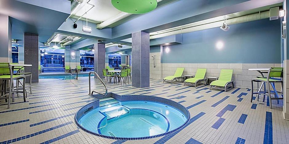Holiday Inn Express & Suites - Brandon By Ihg Eksteriør billede