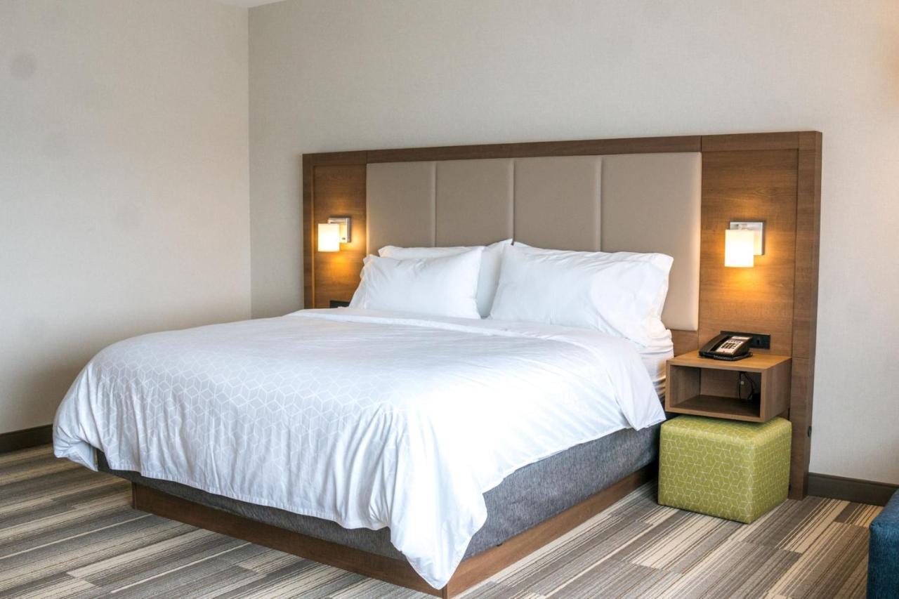 Holiday Inn Express & Suites - Brandon By Ihg Eksteriør billede