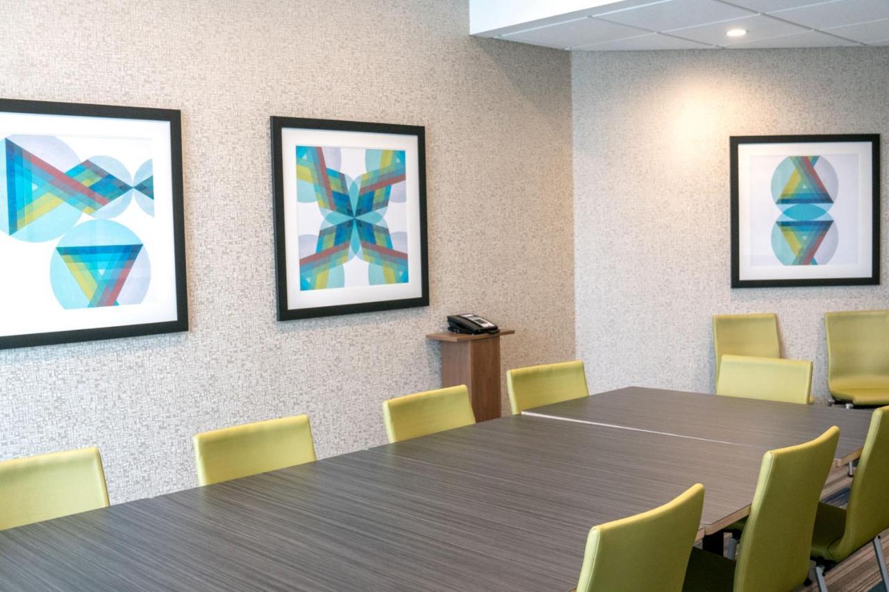 Holiday Inn Express & Suites - Brandon By Ihg Eksteriør billede