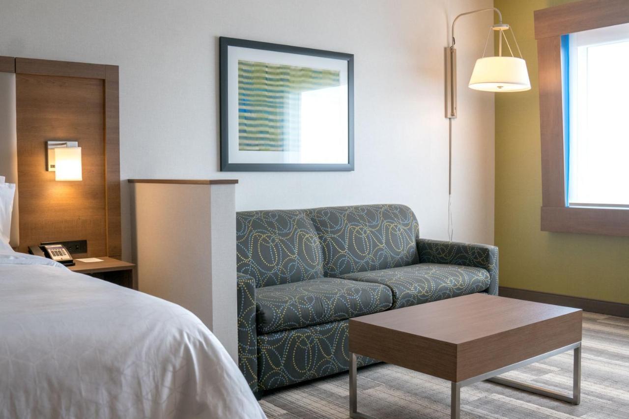 Holiday Inn Express & Suites - Brandon By Ihg Eksteriør billede