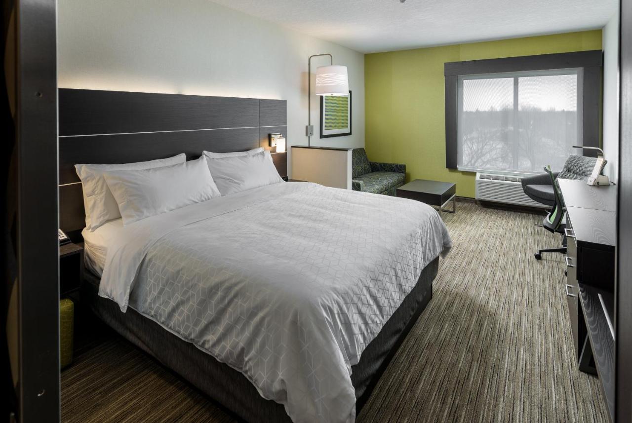 Holiday Inn Express & Suites - Brandon By Ihg Eksteriør billede