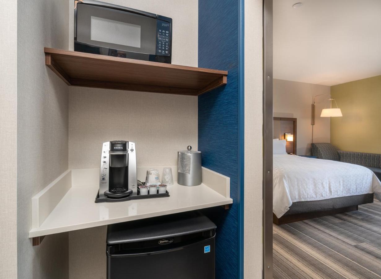 Holiday Inn Express & Suites - Brandon By Ihg Eksteriør billede