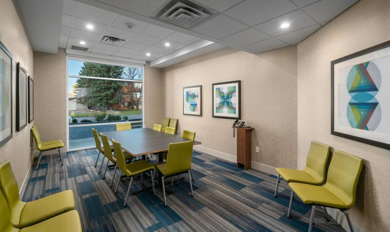 Holiday Inn Express & Suites - Brandon By Ihg Eksteriør billede