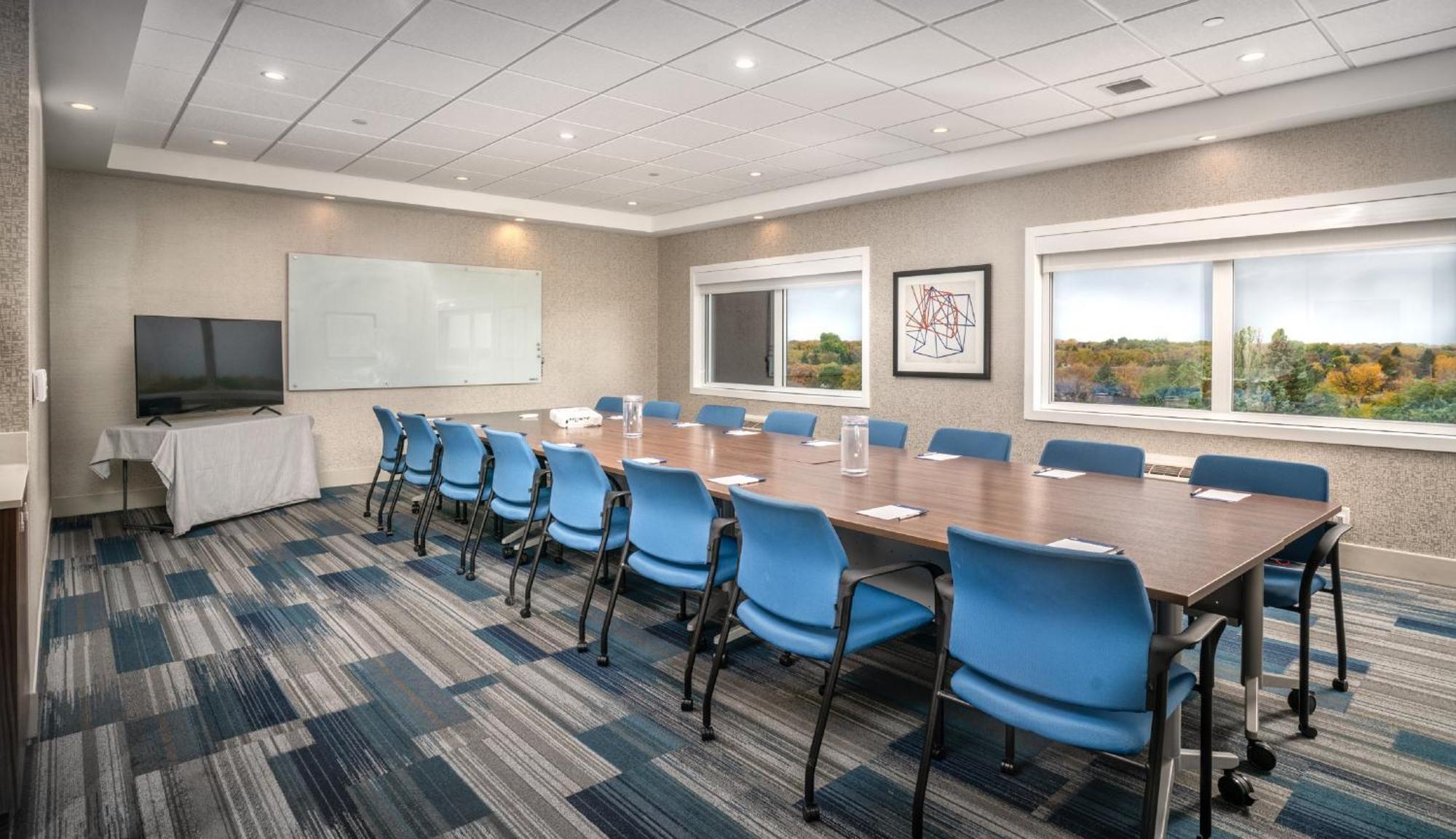 Holiday Inn Express & Suites - Brandon By Ihg Eksteriør billede